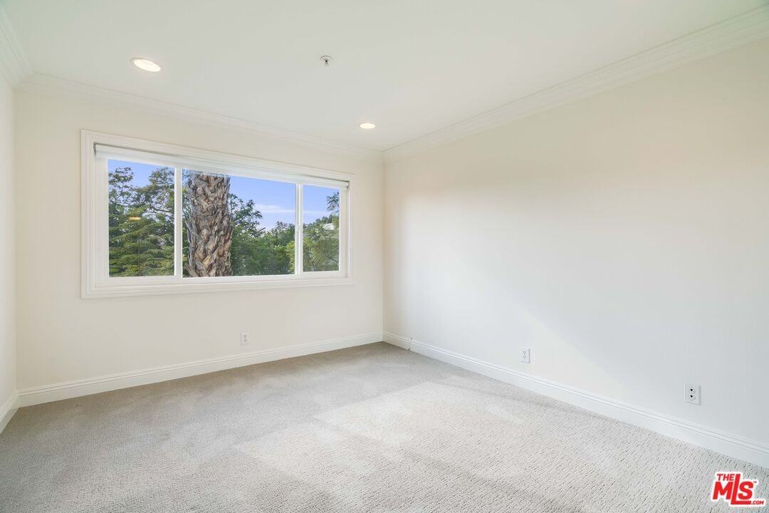 1508 Veteran Ave #1508-301 - Photo 5 of 21