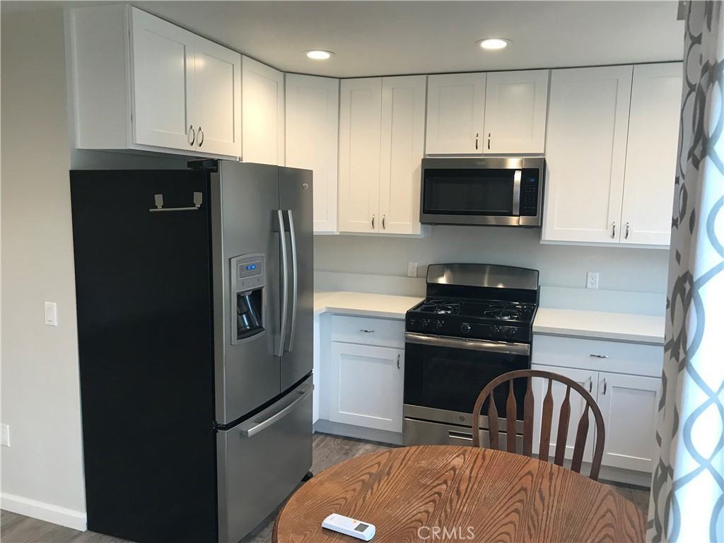 430 E Bixby Rd #430A - Photo 5 of 11