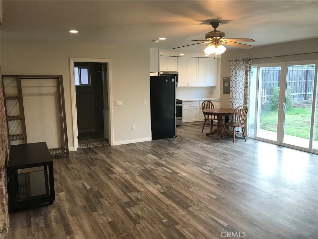 430 E Bixby Rd #430A - Photo 7 of 11