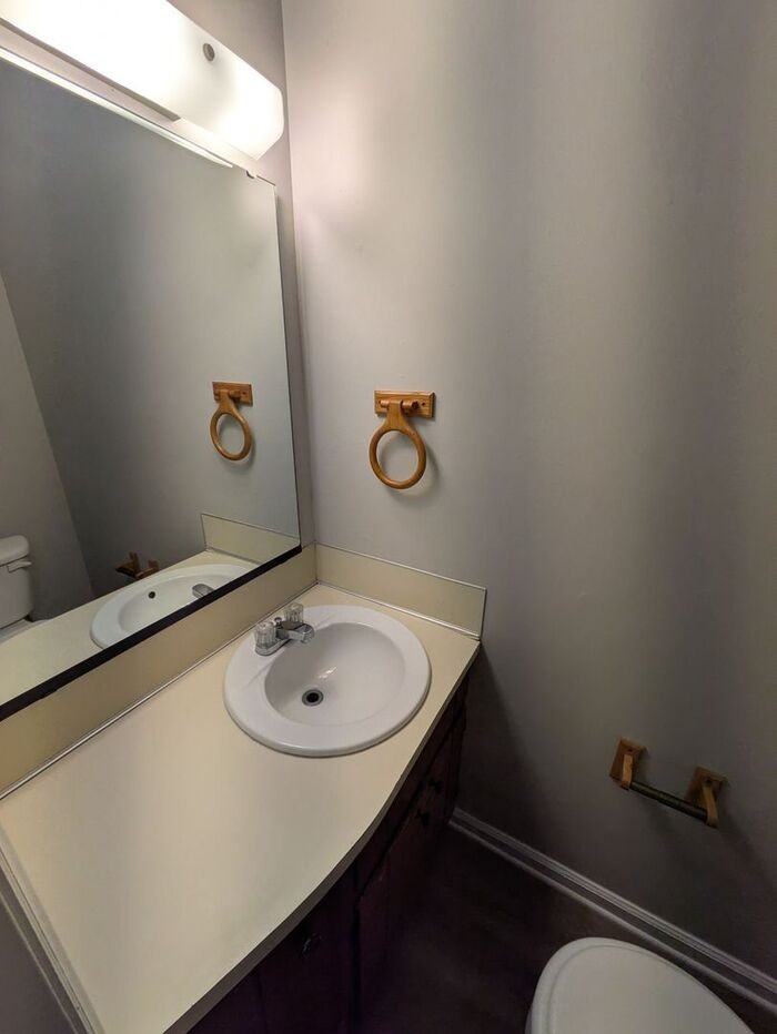 315 18th St Sw - Photo 3 of 10