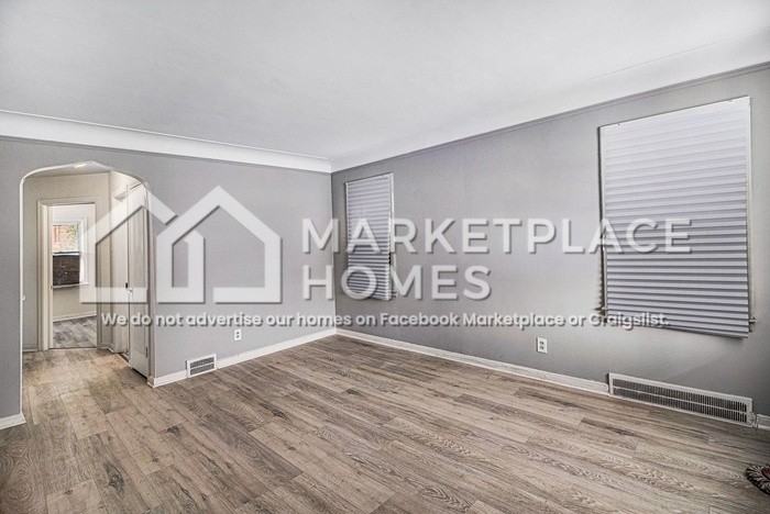 15073 Strathmoor St - Photo 5 of 17