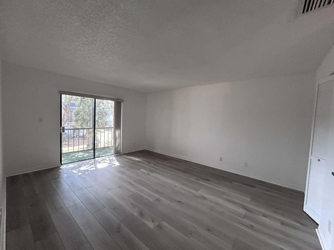 2700 S University Dr #27007B - Photo 2 of 16