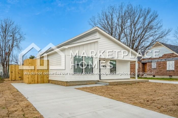 1367 Chadwick Cir - Photo 2 of 23