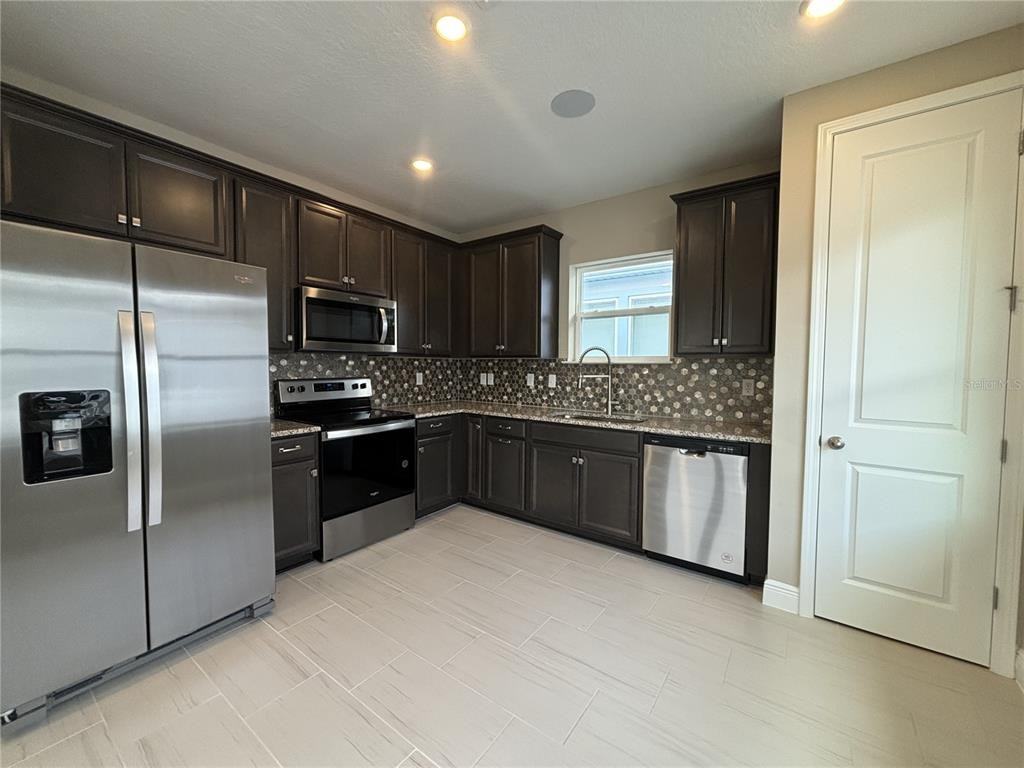 13177 Markowitz Aly #13177 - Photo 3 of 12