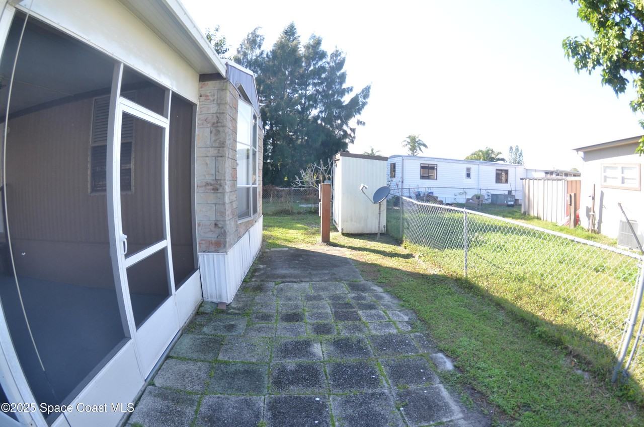 2535 Haverhill Rd Ne #2535 - Photo 4 of 18