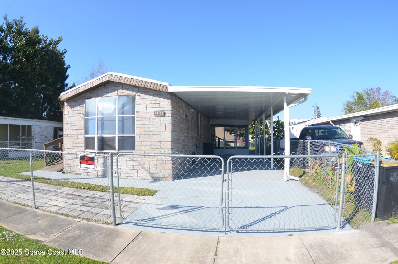 2535 Haverhill Rd Ne #2535 - Photo 5 of 18