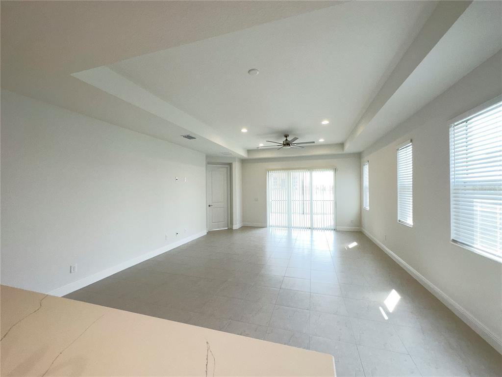 189 Van Gogh Cv #189 - Photo 4 of 21