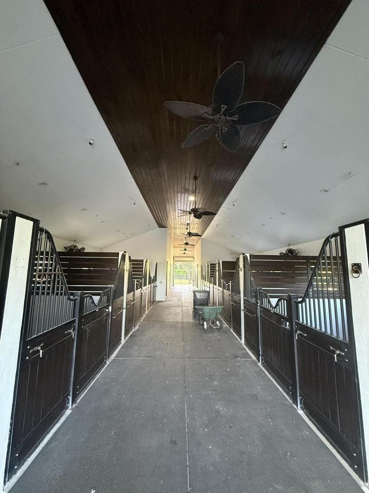 1634 Trotter Ct #1634 - Photo 5 of 8