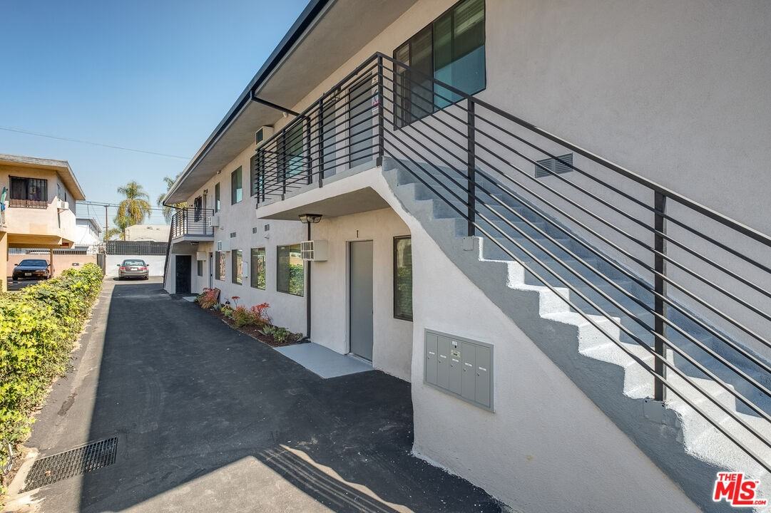 4703 St Charles Pl #4703-4 - Photo 3 of 16