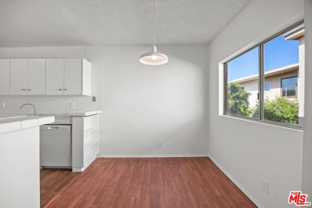 5400 Newcastle Ave #5400-66 - Photo 5 of 25