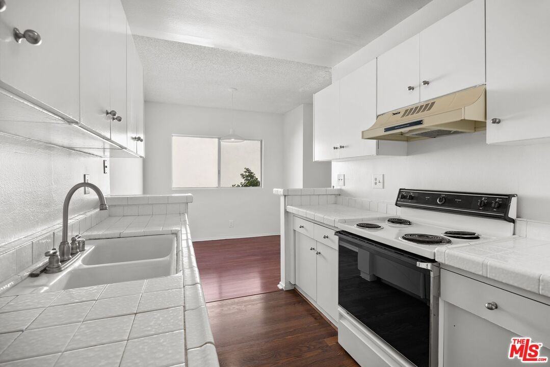 5400 Newcastle Ave #5400-66 - Photo 6 of 25