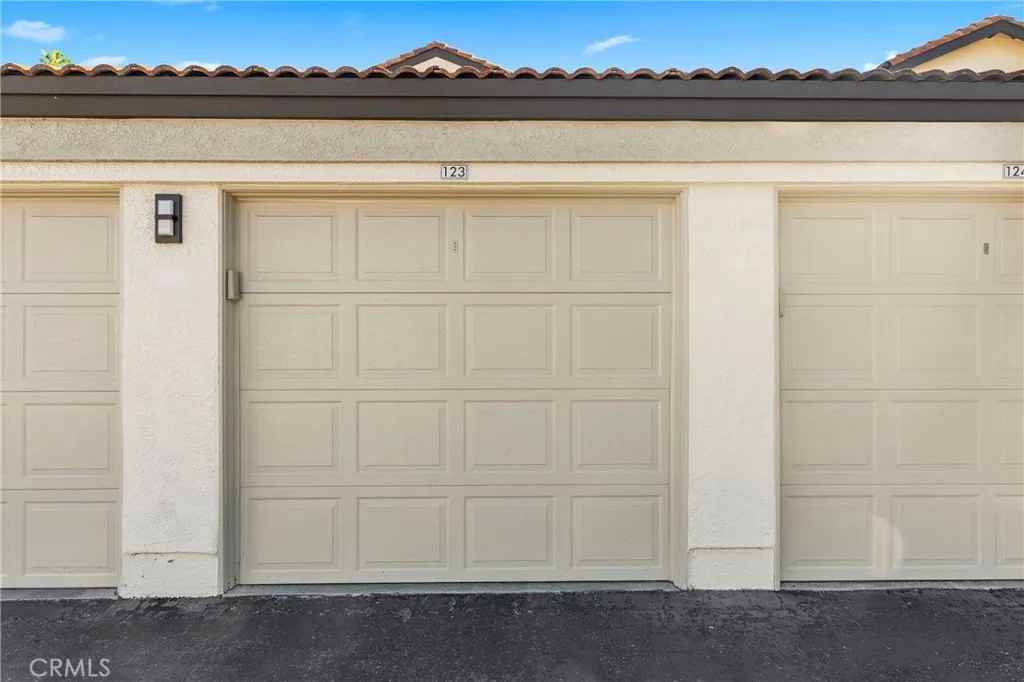 30902 Clubhouse Dr #30902 - Photo 5 of 33