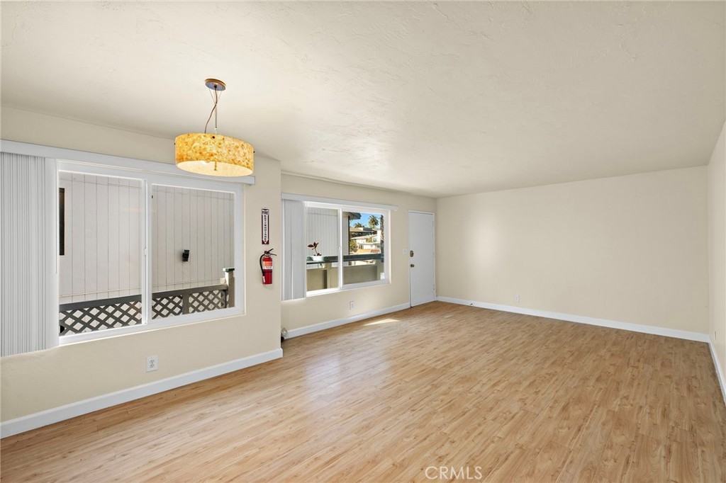 229 W Escalones #229B - Photo 3 of 13