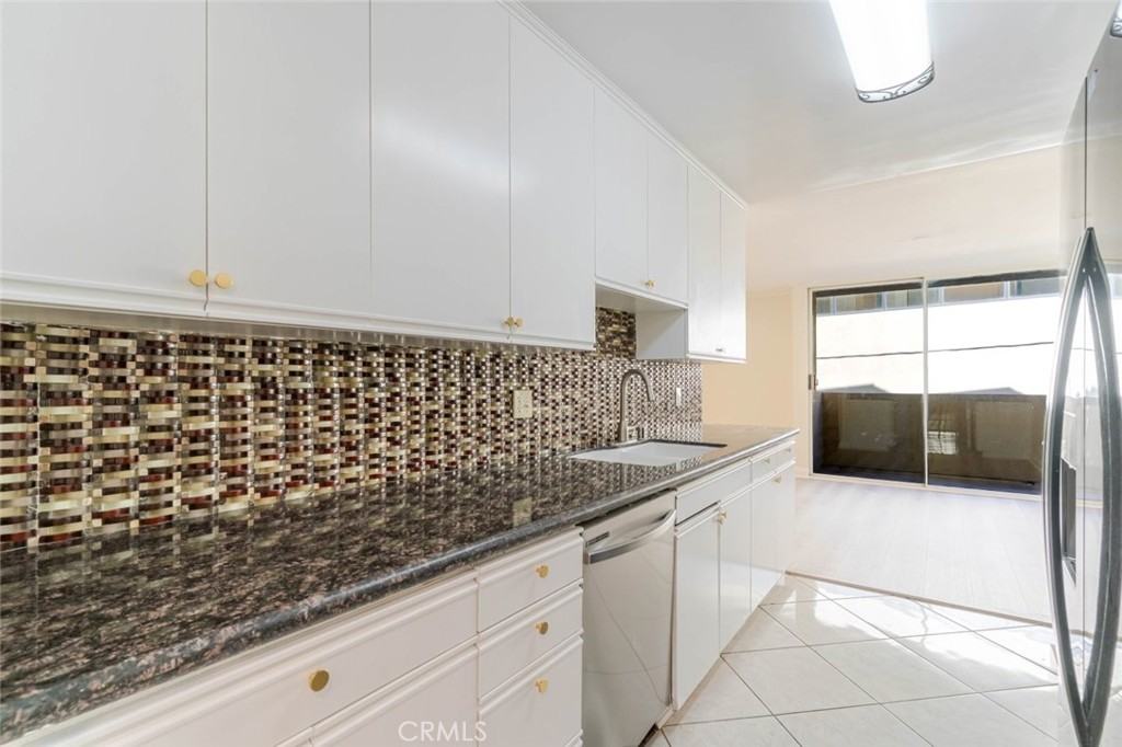 14141 Dickens St #14141-211 - Photo 3 of 27