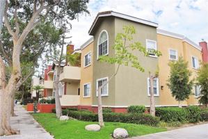 featured image of 1215 E San Antonio Dr #1215
