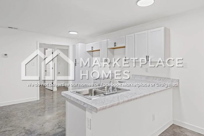 1373 S Cooper St - Photo 3 of 12