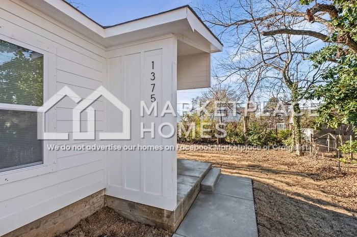 1375 S Cooper St - Photo 2 of 12