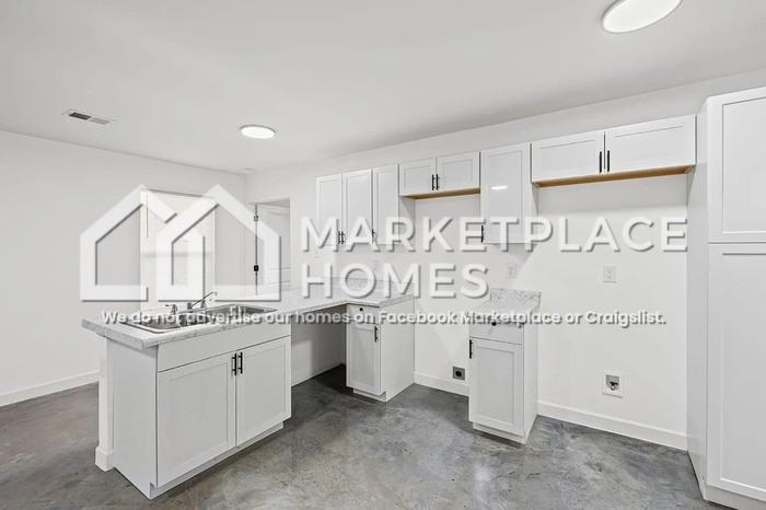 1375 S Cooper St - Photo 4 of 12