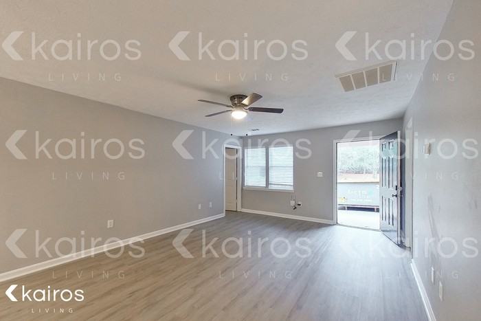 301 Beaver Pointe Dr - Photo 2 of 20