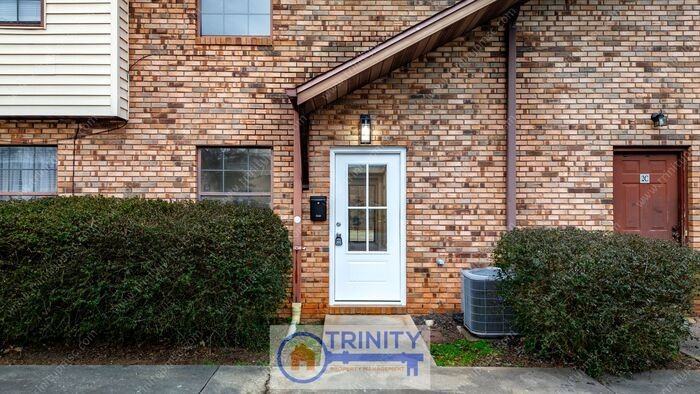 102 Lynn Cir #2B - Photo 2 of 27