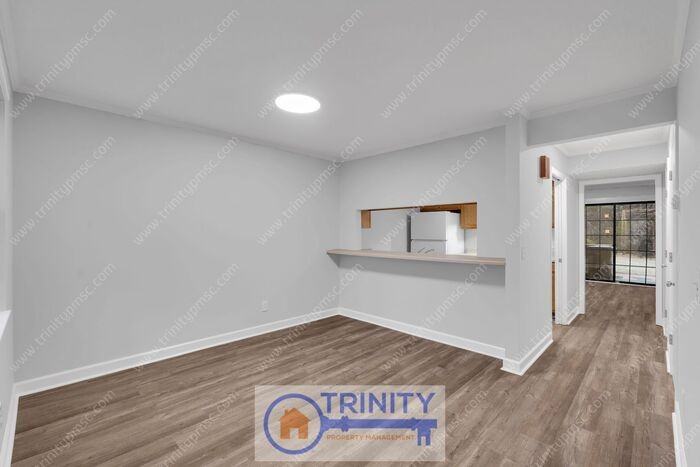 102 Lynn Cir #2B - Photo 4 of 27