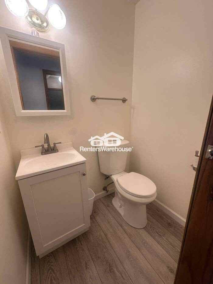 6012 Beard Ave N - Photo 4 of 10