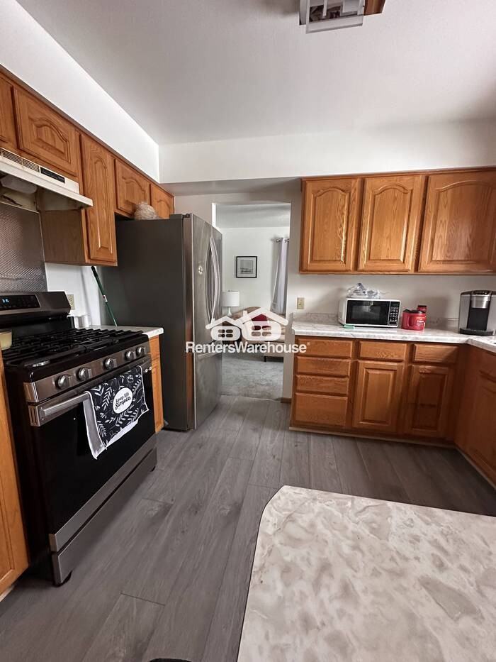 6012 Beard Ave N - Photo 6 of 10