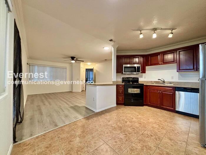 3557 Paseo De Francisco #202 - Photo 4 of 25