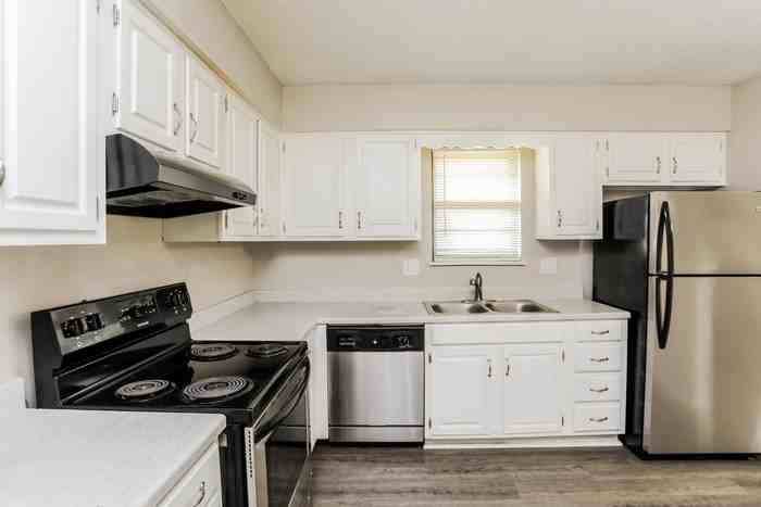 19145 E 14th St N - Photo 3 of 12