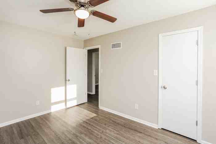 19145 E 14th St N - Photo 7 of 12