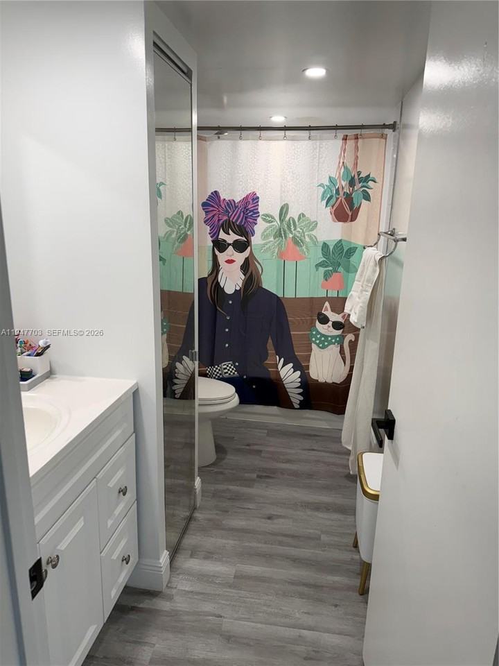 2563 Lakeview Ct #2563 - Photo 4 of 13