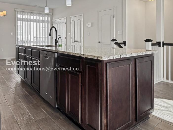 10612 Presidential Pkwy - Photo 3 of 28