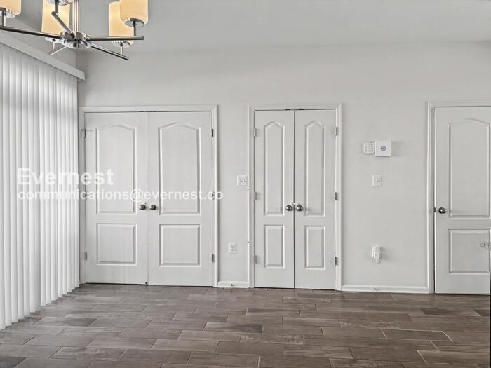 10612 Presidential Pkwy - Photo 7 of 28