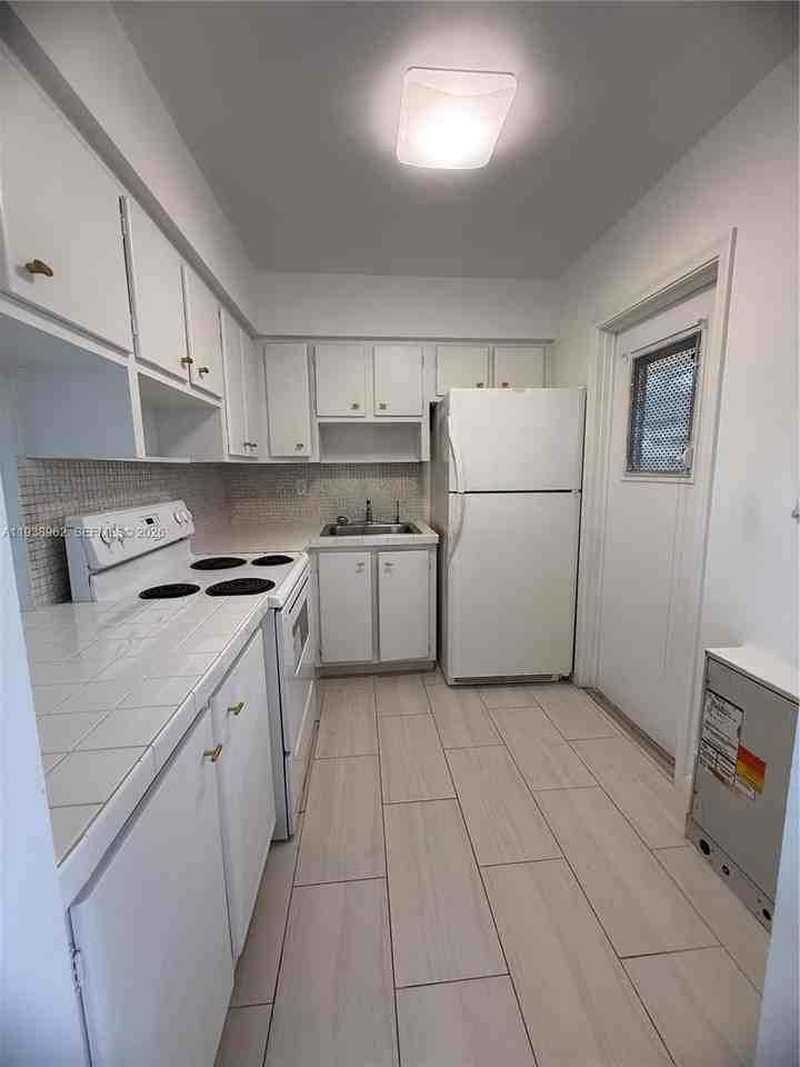 2880 Ne 203rd St #2880-26 - Photo 2 of 8