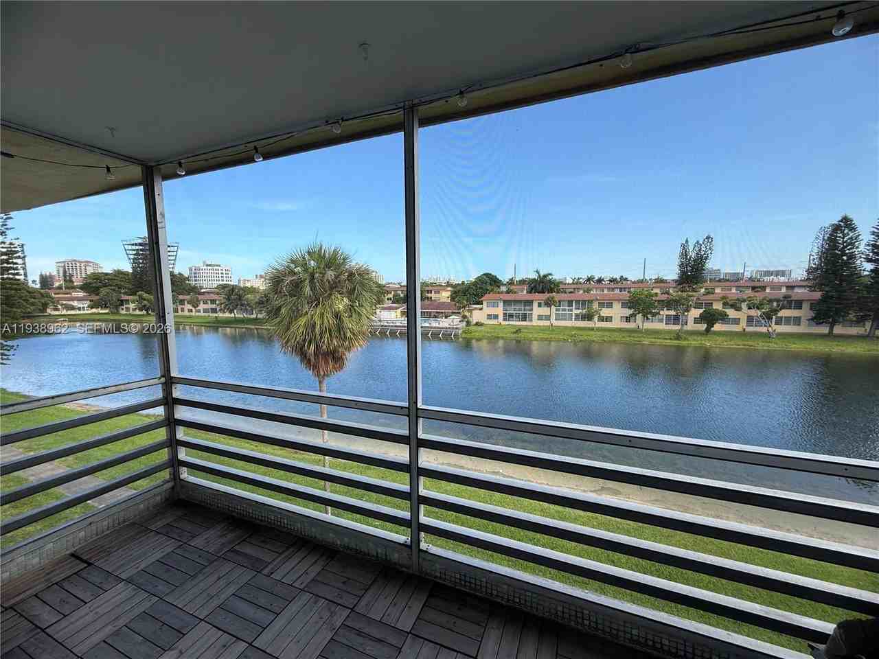 2880 Ne 203rd St #2880-26 - Photo 5 of 8