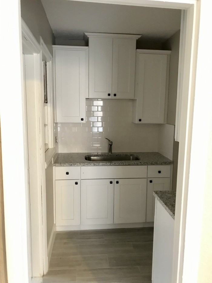 1030 Lake Forest Blvd - Photo 4 of 14