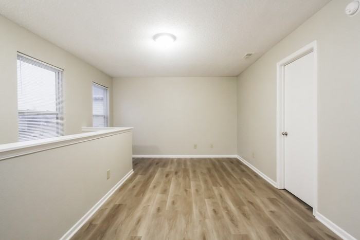 824 Olmsted Dr - Photo 5 of 9