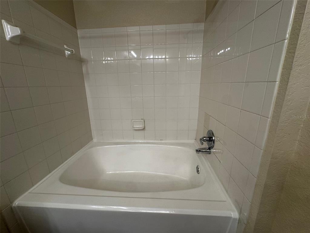 18001 Richmond Place Dr #18001-1123 - Photo 2 of 19