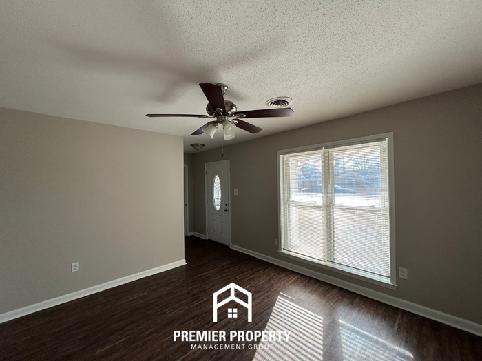 946 Mecklenburg Cv - Photo 2 of 24