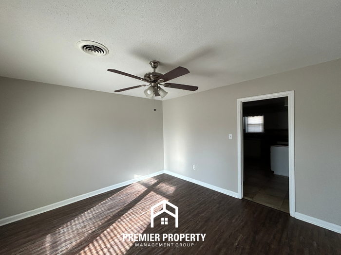 946 Mecklenburg Cv - Photo 3 of 24