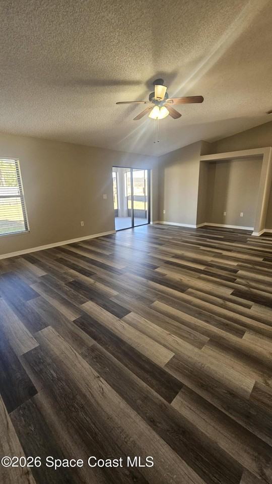 249 Americana Blvd Ne #249 - Photo 6 of 16