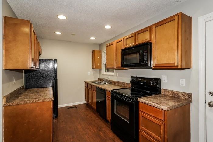 112 Bluegrass Rd - Photo 5 of 12