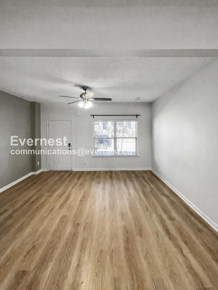 1522 Sprucedale Dr - Photo 6 of 25