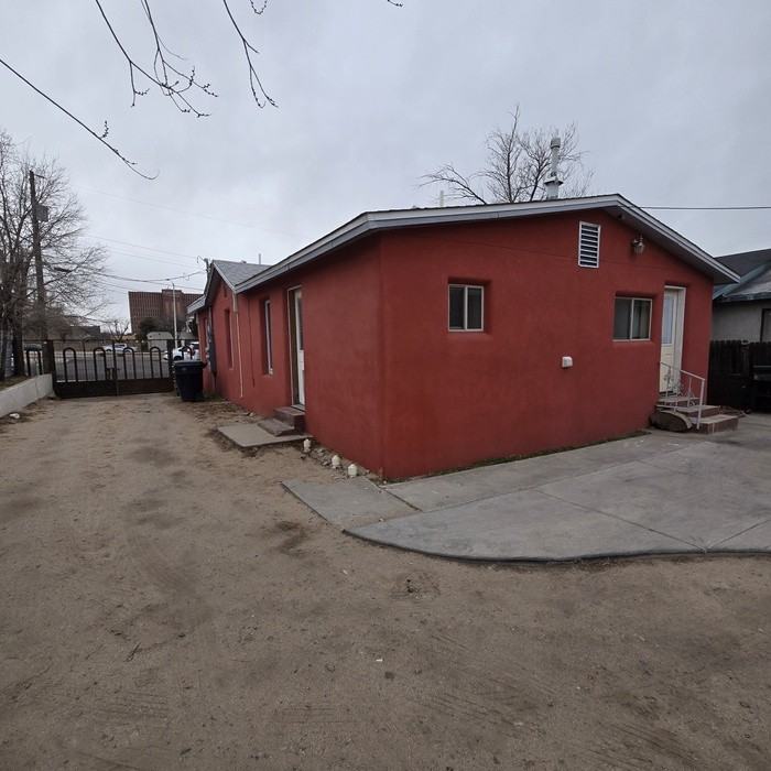 523 Slate Ave Ne #B - Photo 3 of 17