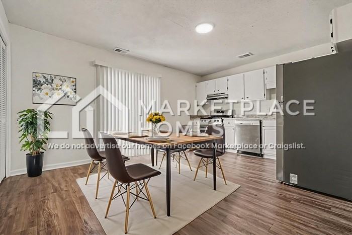 5130 Lakeview Ct - Photo 7 of 24