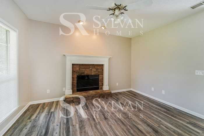 284 Piedmont Dr - Photo 3 of 17