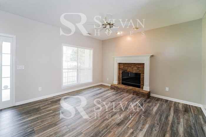 284 Piedmont Dr - Photo 4 of 17