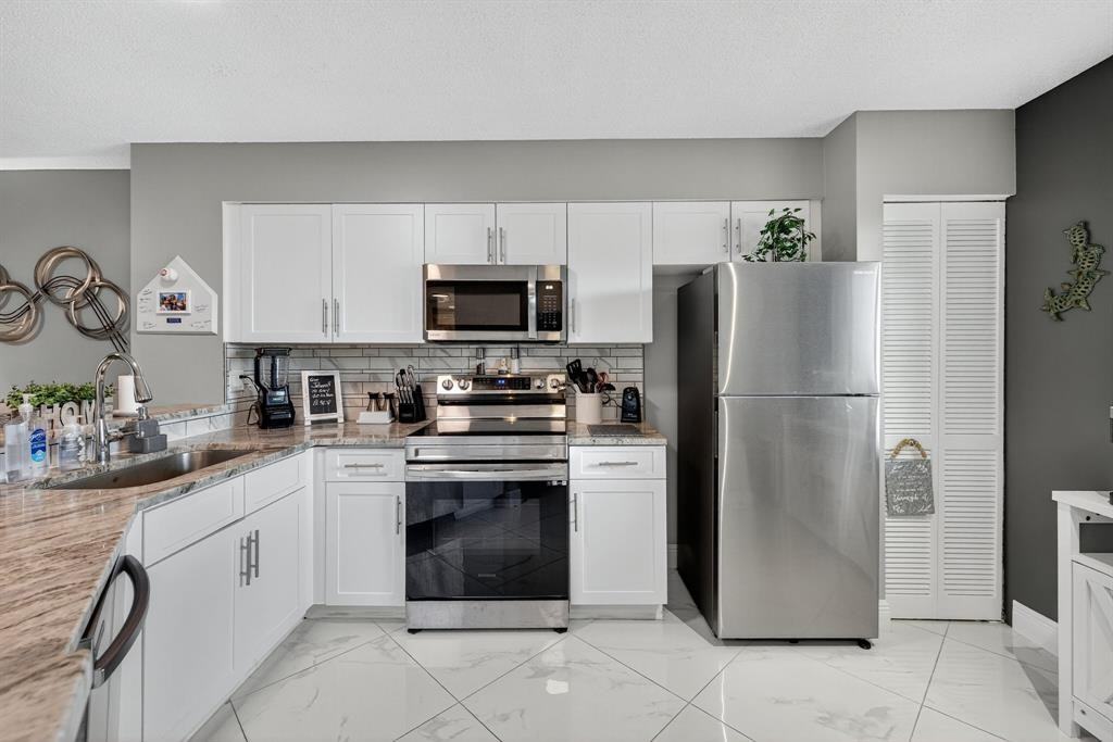 2334 S Cypress Bend Dr