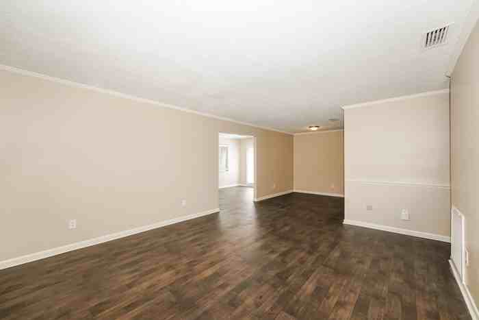 916 Northern Oaks Ter - Photo 3 of 16