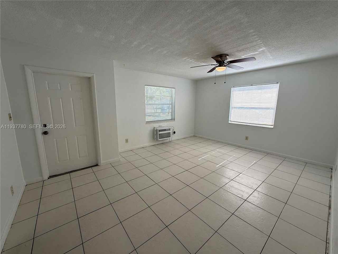 1620 Nw 52nd Ave #1620A - Photo 3 of 4